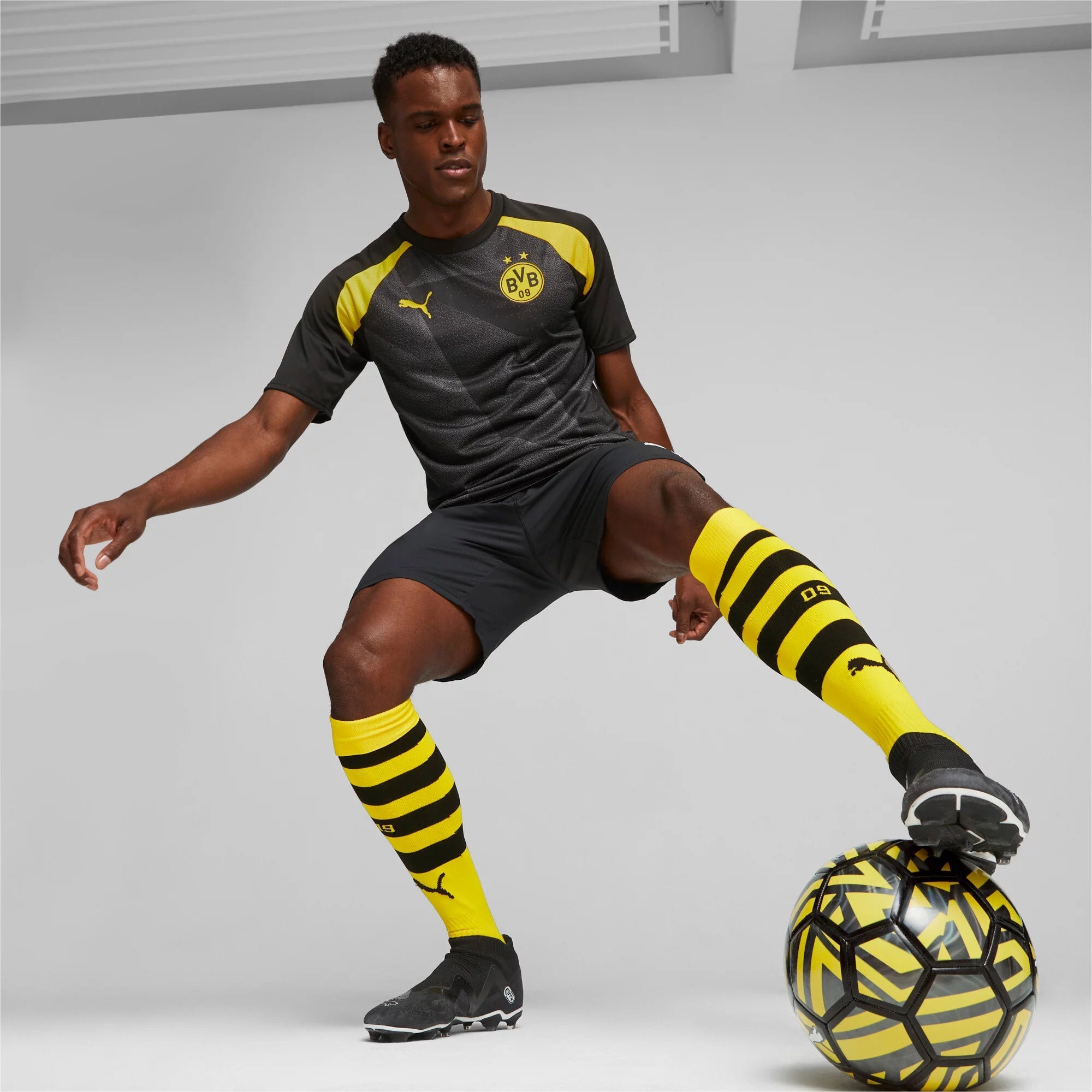 Puma North America, Inc, Borussia Dortmund Pre-Match Jersey